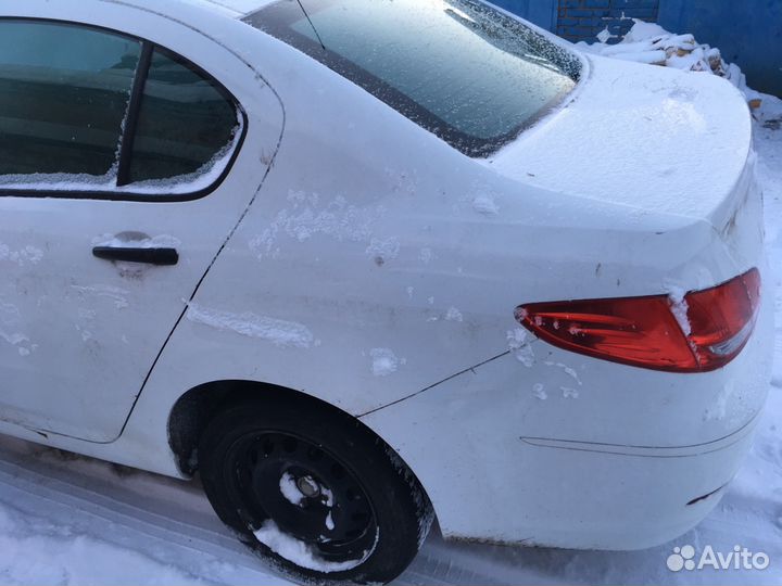 Pegeot 408 заднее крыло