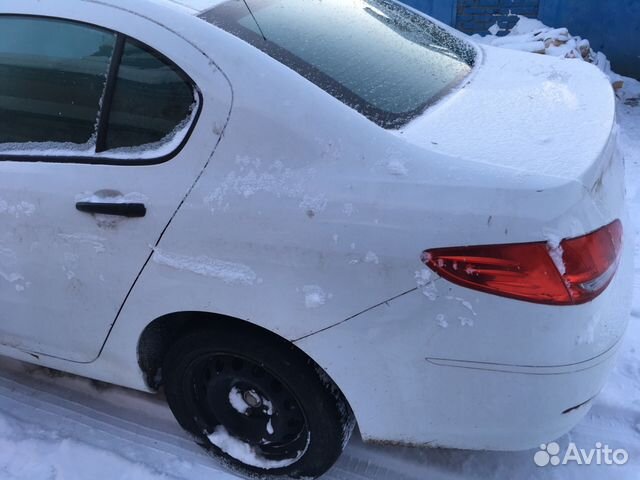 Pegeot 408 заднее крыло