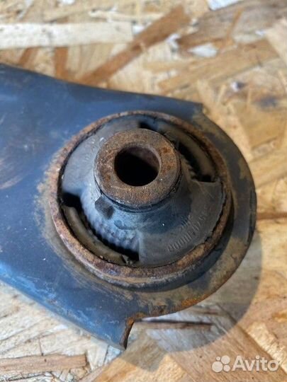 Рычаги передний левый Nissan X-Trail