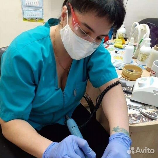 Маникюр. Подологический педикюр