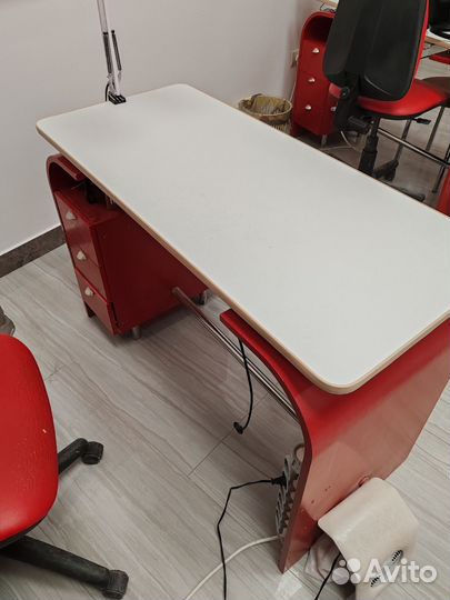 Стол для маникюра бу