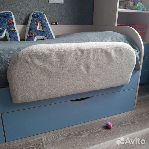 Защитный бортик для детской кровати