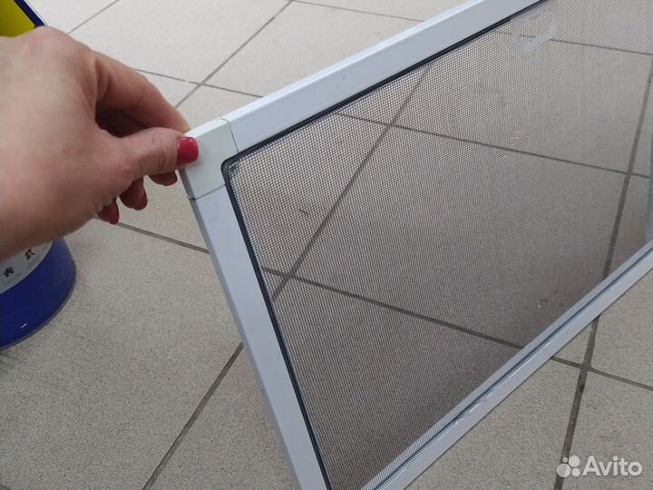 Москитная сетка, окна и балконы