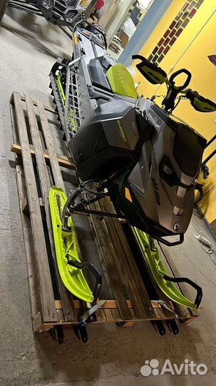 Снегоход BRP Summit Expert