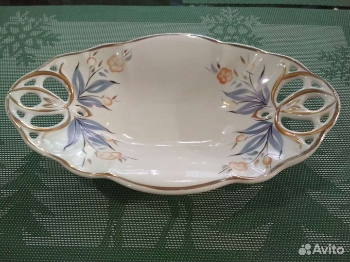 Блюдо фарфор