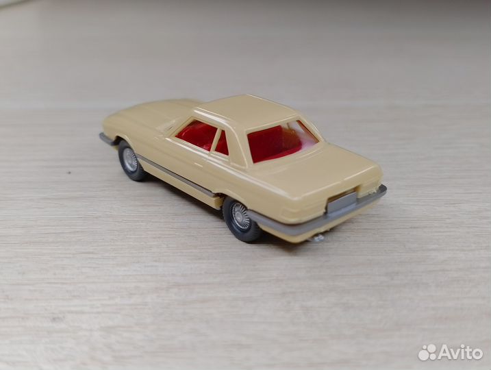 A29.4) Mercedes-Benz SLC350 (C107) 1971-1989 бежев