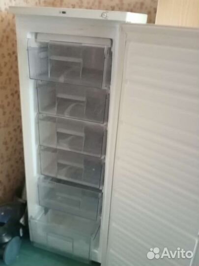 Морозильная камера Whirlpool