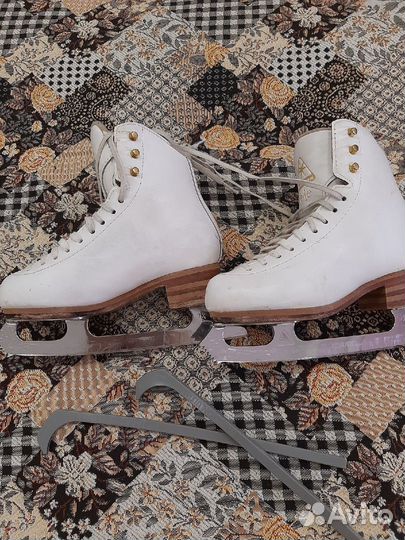 Продам коньки