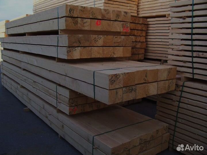 Домостроение с досками из лиственницы