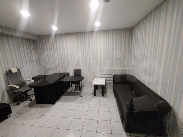 Торговая площадь, 65 м²