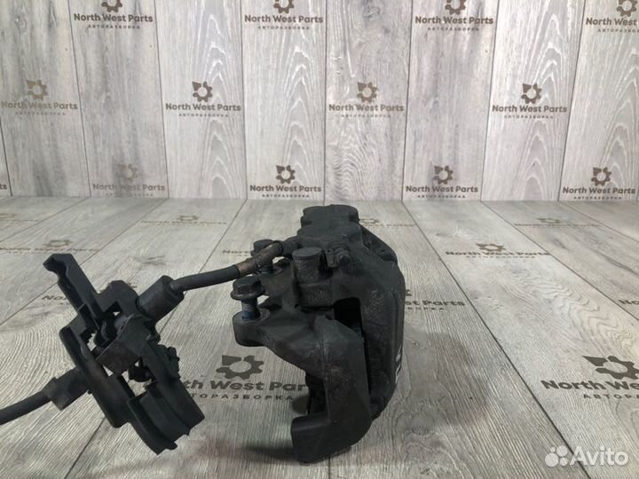 Суппорт передний левый Mercedes-Benz X164 Gl450