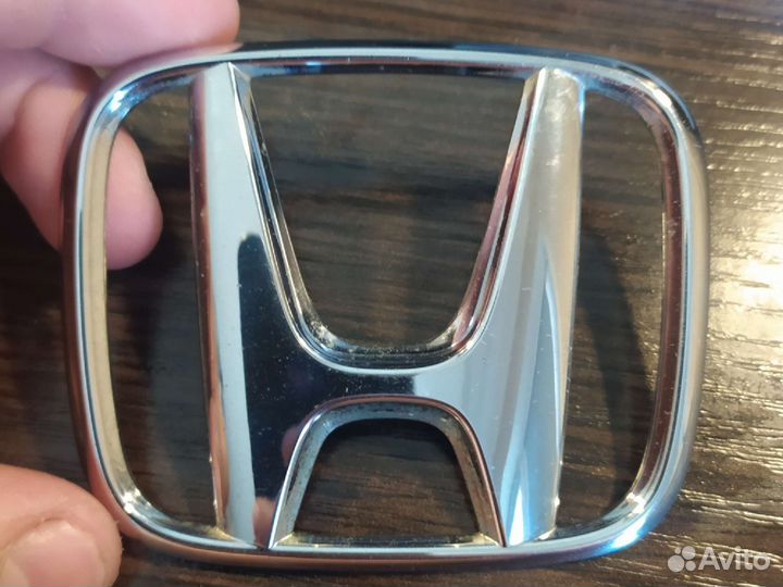 Эмблема Honda