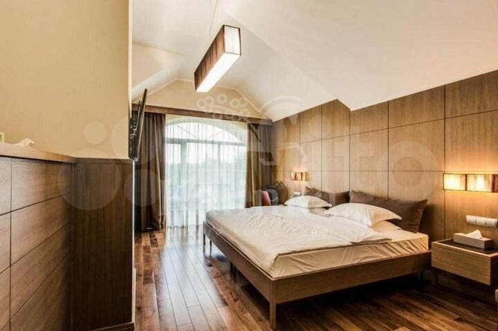 Дом 430 м² на участке 16 сот.