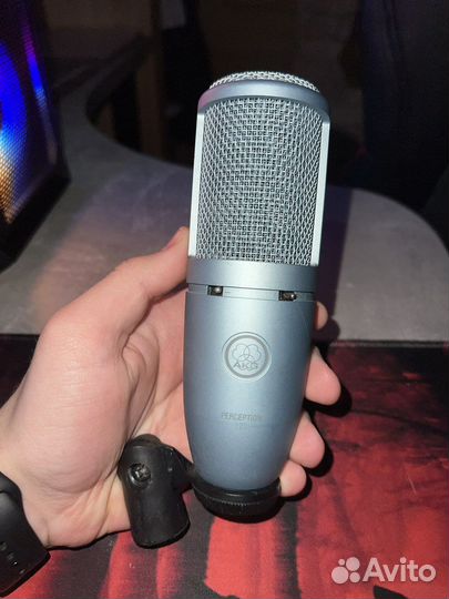 Студийный микрофон akg p120