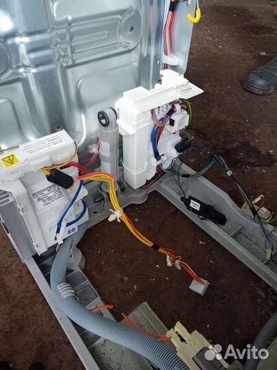 По запчастям стиральная машинка electrolux ewt1266