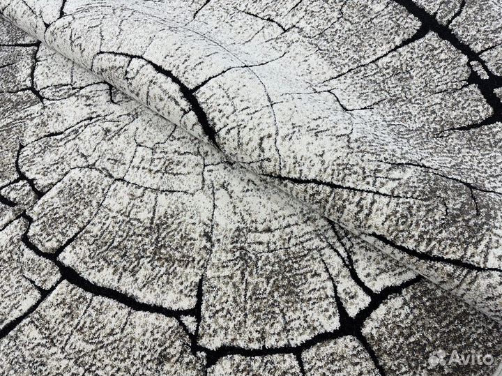 Ковер 2*2.9 новый, разрез дерева