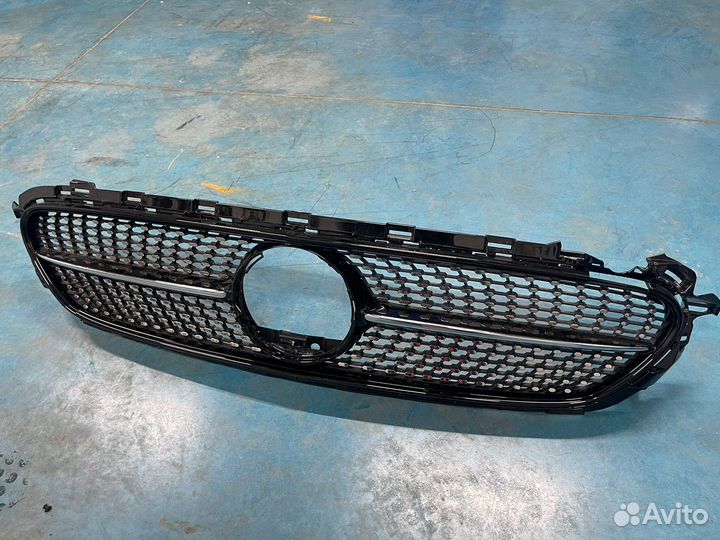Решотка радиатора Мерседес Е класса 2021 оригинал