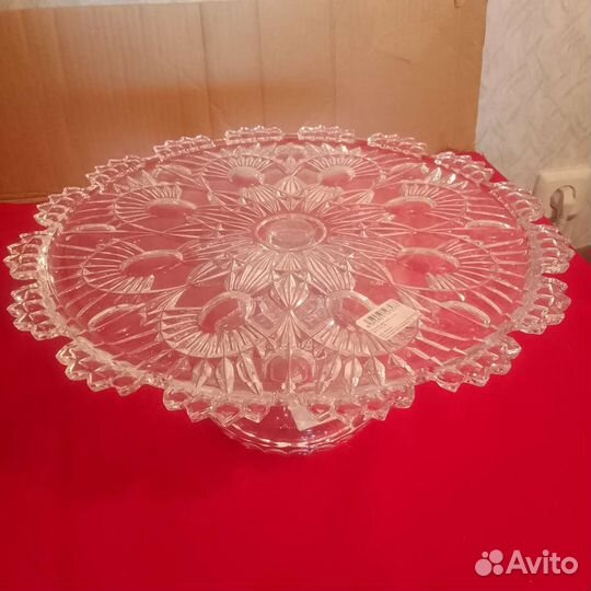 Тортница хрустальная