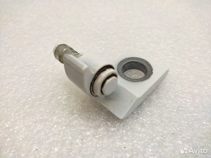 Петля двери передняя левая Audi A6 C7 1.8 CYG 2018