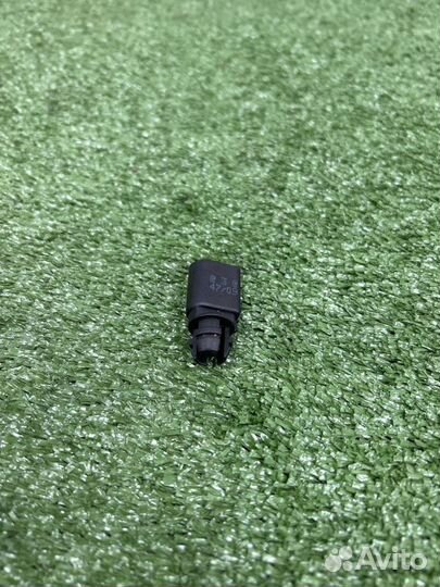 Датчик температуры Volkswagen Tiguan 1 2.0 CBA