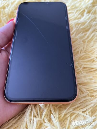 Телефон iPhone XR