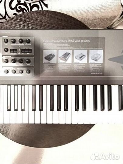 Синтезатор Virus TI-2
