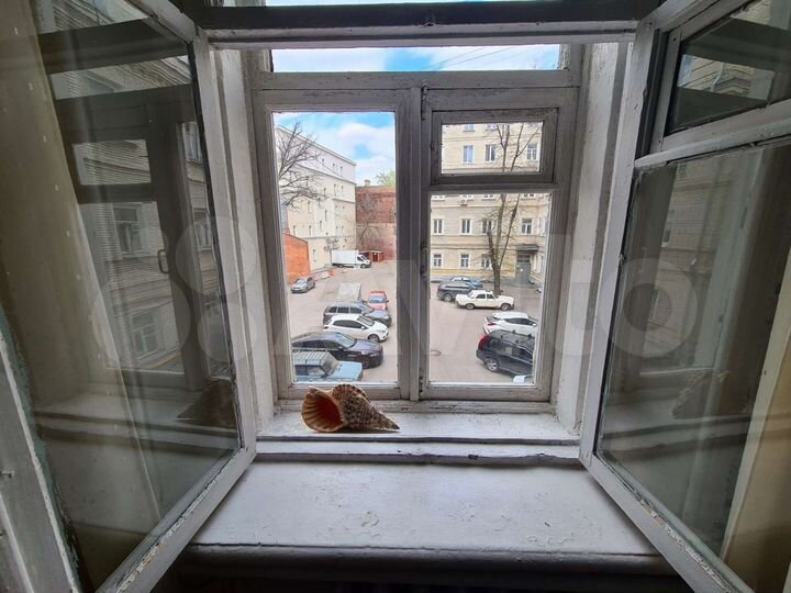 Комната 17 м² в 5-к., 2/5 эт.