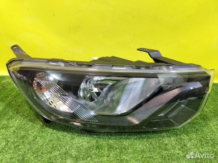 Фара правая LADA Granta FL 2018