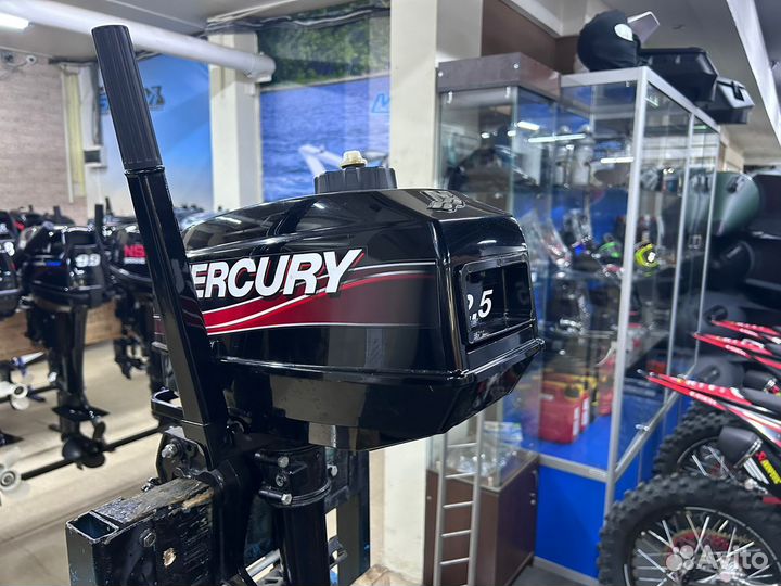 Лодочный мотор Mercury (Меркури) 2.5 MH витрина