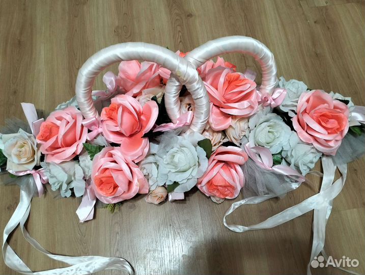 Свадебное украшение на машину