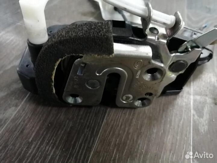 Замок передней правой двери Ниссан Теана J32