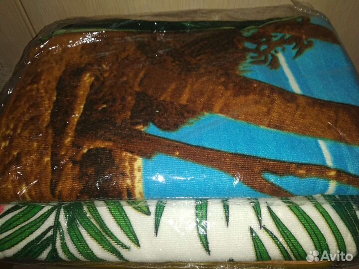 Пледы, подушки, полотенца, прихватки, шапка, чехол