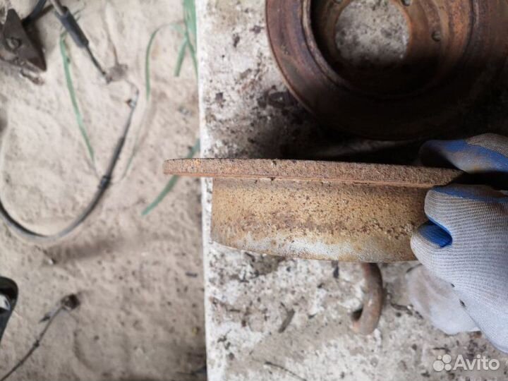 Тормозные диски заднее Mitsubishi Lancer 9