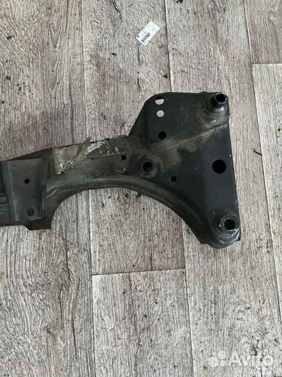 Подрамник передний Bmw E46 седан N42B20 2004