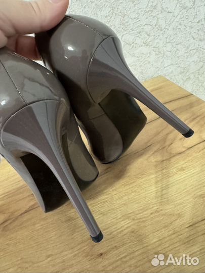 Туфли женские Ralf Ringer 40 р лак кожа шпилька