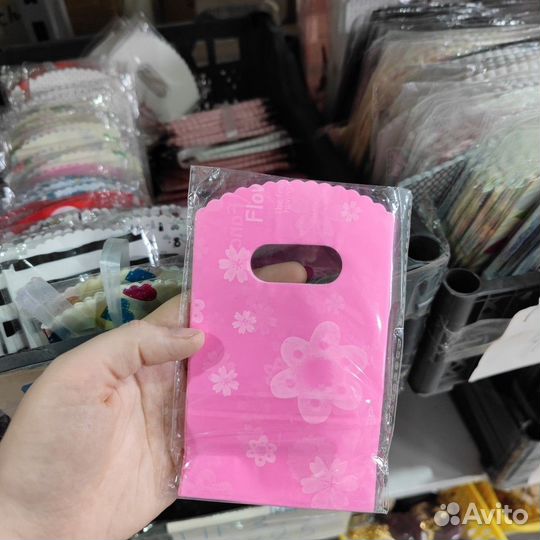 Подарочные пакеты, полиэтиленовые, бумажные,крафт