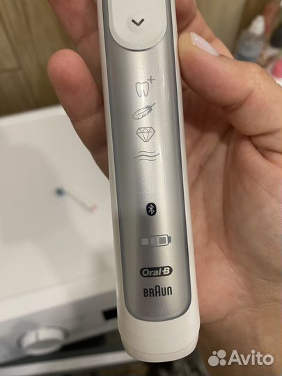 Электрическая зубная щетка braun genius 8000