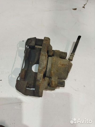 Ford Fiesta mk5 суппорт передний правый