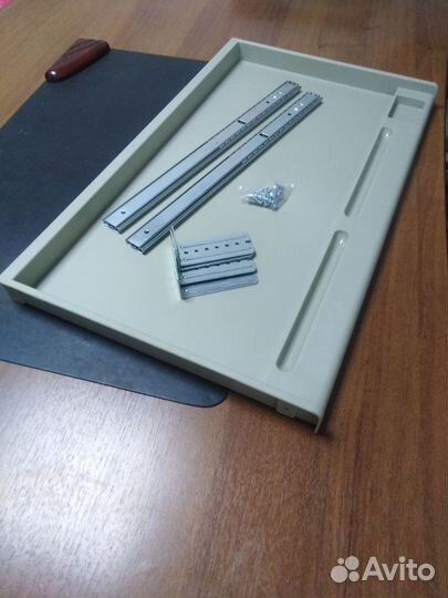 Выдвижная подставка для клавиатуры