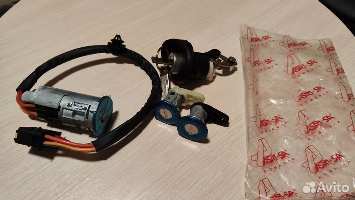 Комплект замков Renault Logan