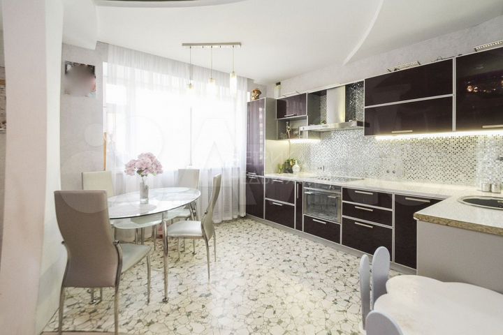 2-к. квартира, 68 м², 2/9 эт.