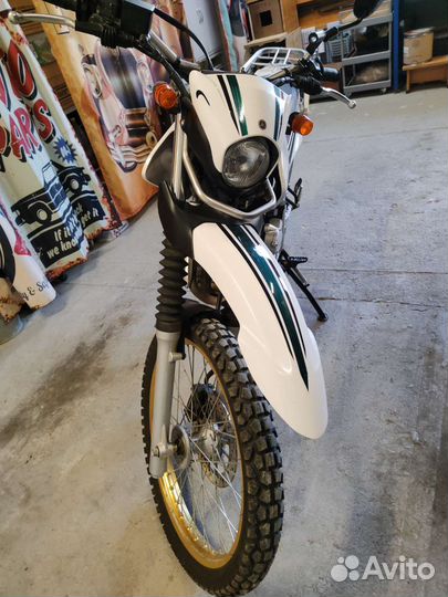 Мотоцикл Ямаха Серов 250