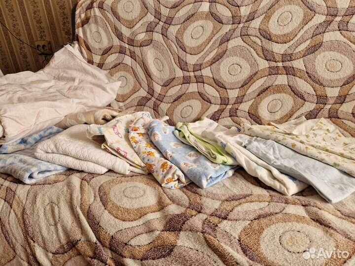 Пелёнки, пледы, одеяло