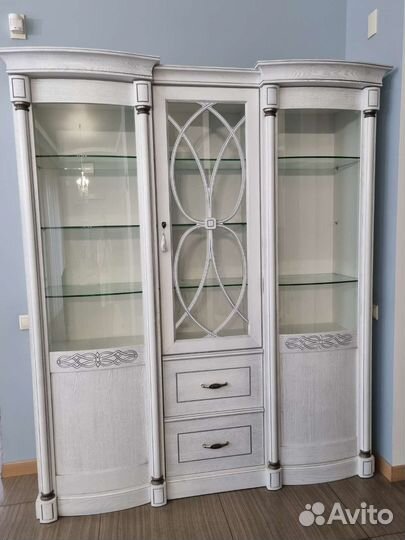 Буфеты и серванты