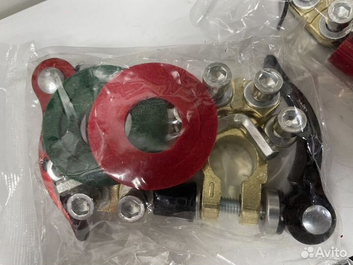 Клемма аккумуляторная