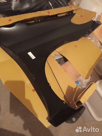 Крыло Тойота matrix