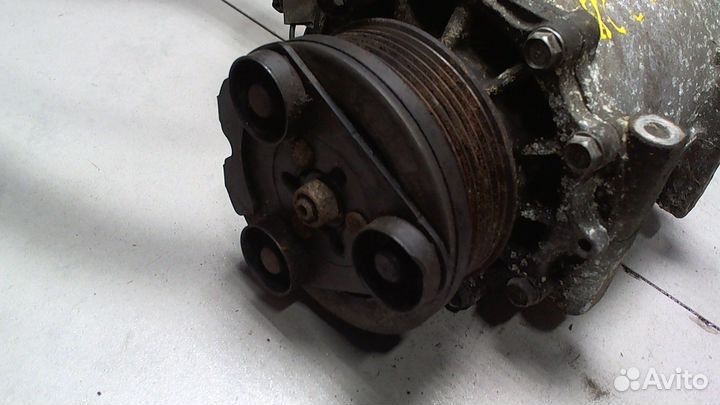 Компрессор кондиционера Mitsubishi Galant, 1997