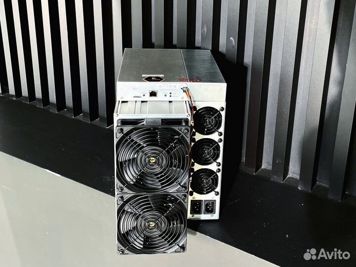 Antminer HS3 9 первый скотч