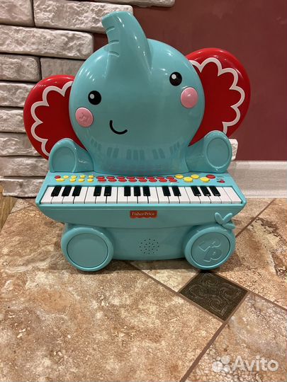 Музыкальная игрушка Слонёнок Fisher Price