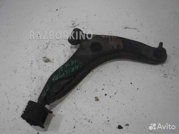 Рычаг передний правый